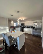 10439 S Keeler Ave in Oak Lawn, IL - Building Photo - Building Photo