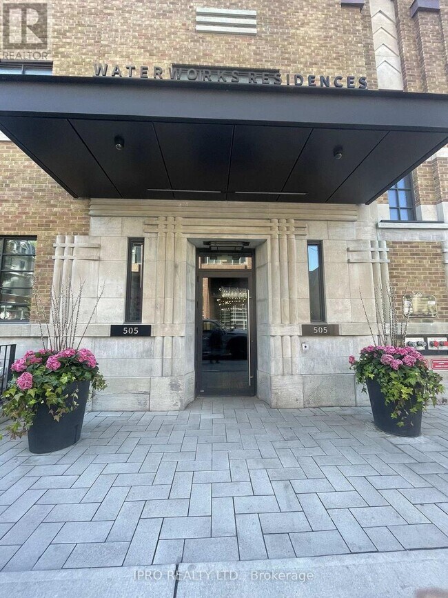 property at 505-505 Richmond St W