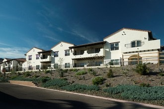 Casa Aldea at University City Village in San Diego, CA - Foto de edificio - Building Photo