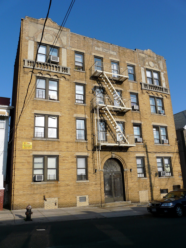 3035 Radcliff Ave in Bronx, NY - Building Photo - Building Photo