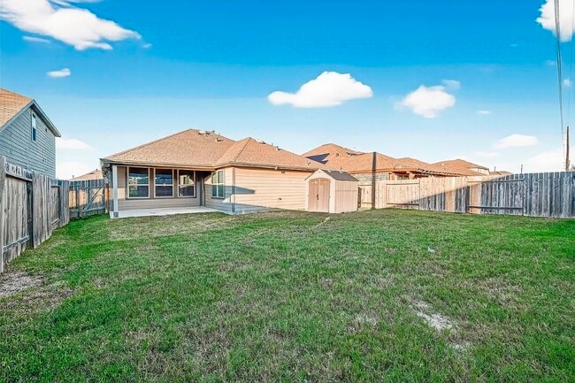 25911 Rustical Rd in Park Row, TX - Foto de edificio - Building Photo