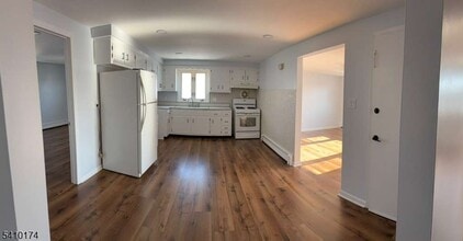 20 Bayliss St in North Arlington, NJ - Building Photo - Building Photo