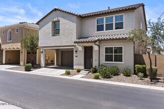 1092 E Newland Dr in Chandler, AZ - Building Photo - Building Photo