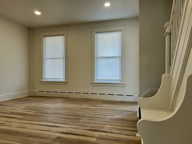 19 E 3rd St in Quarryville, PA - Building Photo - Building Photo