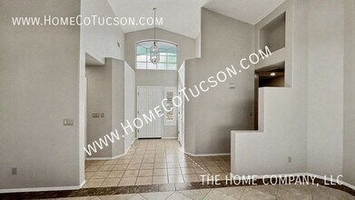 8245 Crooked Tree Trail in Tucson, AZ - Building Photo - Building Photo