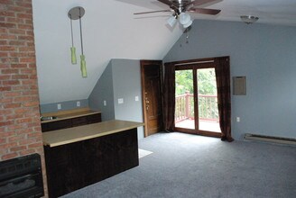 25 Harper St, Unit 3 in Rochester, NY - Foto de edificio - Building Photo