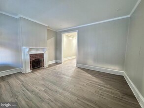 934 N Fallon St in Philadelphia, PA - Building Photo - Building Photo
