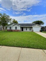 3910 Yosemite Dr in Ocean Springs, MS - Building Photo