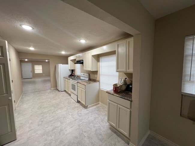 891 Washington St in Beaumont, TX - Building Photo - Building Photo