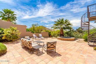 1063 N Boulder Dr in Carefree, AZ - Foto de edificio - Building Photo