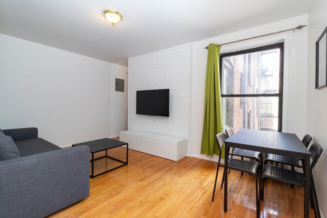 334 E 96th St, Unit SI ID1032040P in New York, NY - Foto de edificio