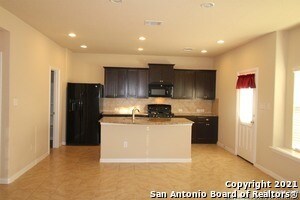9118 Hogarten in Converse, TX - Building Photo - Building Photo