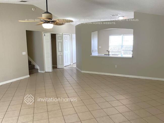 732 Toulon Dr in Kissimmee, FL - Foto de edificio - Building Photo