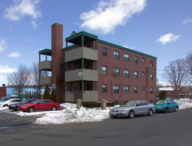 22 N Summer St in Holyoke, MA - Building Photo - Building Photo