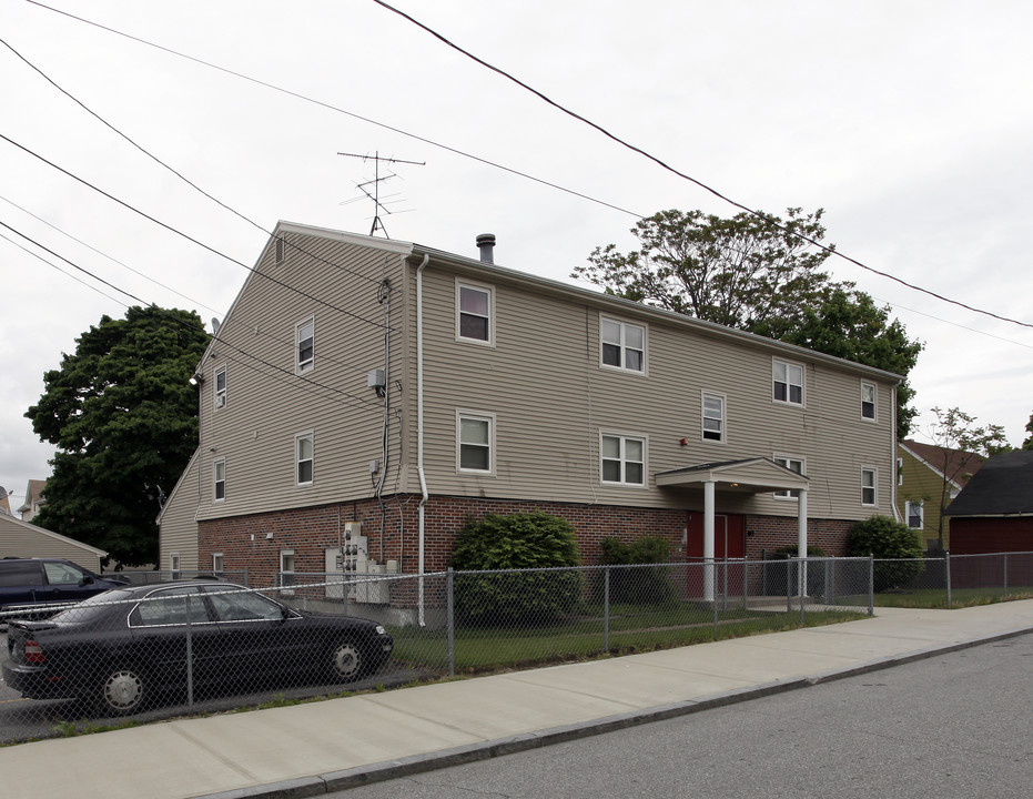 10 Millard St in Providence, RI - Building Photo