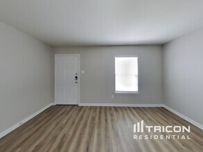7375 Turnbow in San Antonio, TX - Building Photo - Building Photo