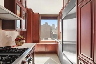 30 E 85th St in New York, NY - Building Photo - Building Photo
