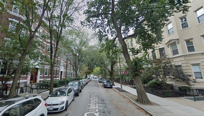 property at 32 Queensberry St