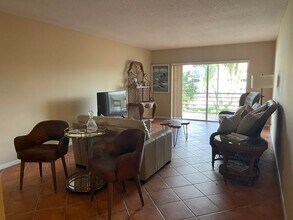 1430 S Lakeside Dr in Lake Worth Beach, FL - Building Photo - Building Photo