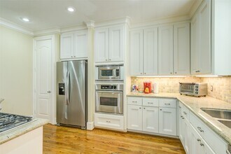 105 Detering St in Houston, TX - Foto de edificio - Building Photo