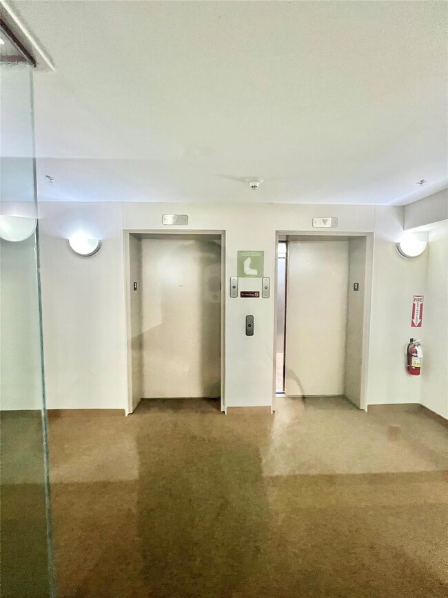 309 Sutton Dr in Mt Kisco, NY - Building Photo - Building Photo