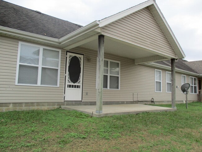139 Woodland Dr N in Branson, MO - Building Photo - Building Photo