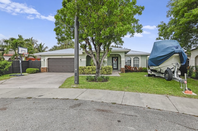 401 NW 16th Pl in Pompano Beach, FL - Building Photo - Building Photo