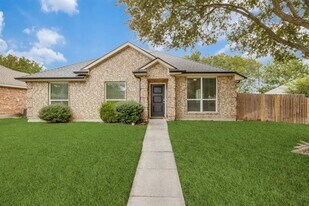 1827 Lake Travis Dr in Allen, TX - Building Photo