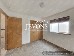511 Jamie Dr in Selah, WA - Building Photo - Building Photo