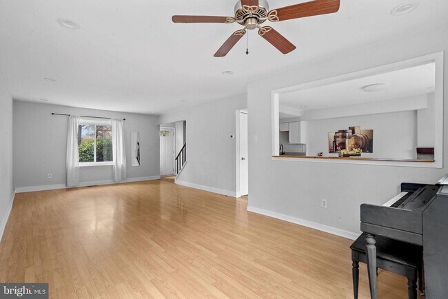 121 Aspen Ct in Evesham, NJ - Building Photo - Building Photo