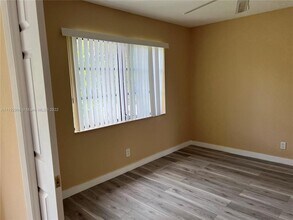 3129 Oakland Shores Dr, Unit A209 in Oakland Park, FL - Foto de edificio - Building Photo