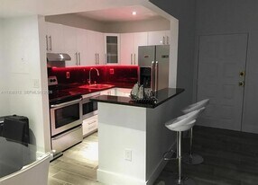 7220 NW 179th St in Hialeah, FL - Building Photo