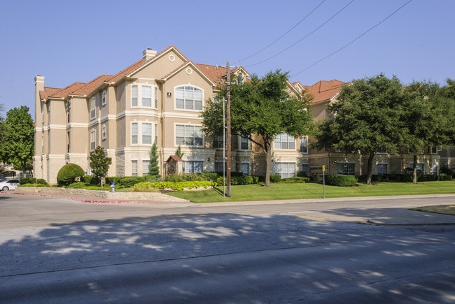 NEO at Midtown Apartments in Dallas, TX - Foto de edificio - Building Photo