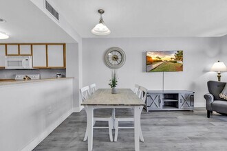 1700 N Ocean Blvd in Myrtle Beach, SC - Building Photo - Building Photo