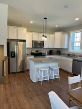 321 Avon Dr in Red Lion, PA - Building Photo - Building Photo