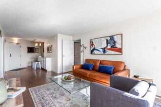 10149-10149 Saskatchewan Dr NW in Edmonton, AB - Building Photo - Building Photo