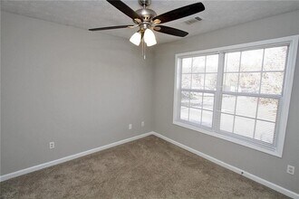 2951 Belfaire Lake Dr in Dacula, GA - Building Photo - Building Photo