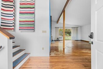 4572 151st Ave SE in Bellevue, WA - Building Photo - Building Photo