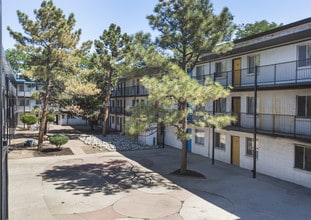 Shadow Tree in Aurora, CO - Foto de edificio - Building Photo