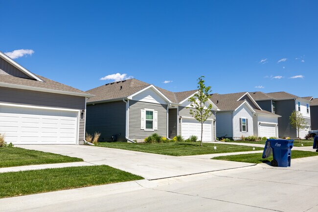 The Trails in Elkhorn, NE - Foto de edificio - Building Photo