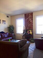 23 Davis Ave in Brookline, MA - Building Photo - Building Photo