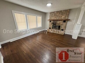 400 E Gudgell Ave in Independence, MO - Building Photo - Building Photo