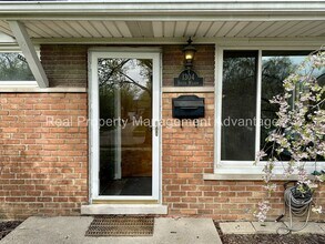 1304 S Wilson Ave in Royal Oak, MI - Foto de edificio - Building Photo