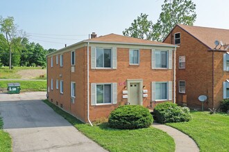 6 Unit in Toledo in Toledo, OH - Building Photo - Building Photo