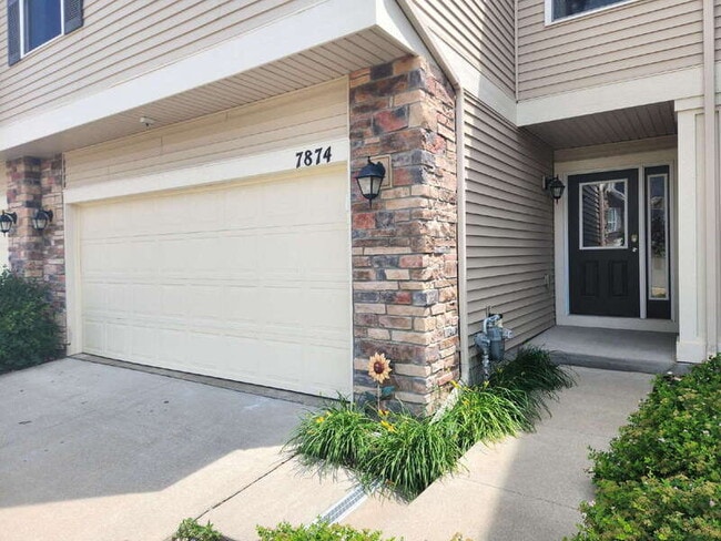 7874 Cottonwood Ln in West Des Moines, IA - Building Photo - Building Photo