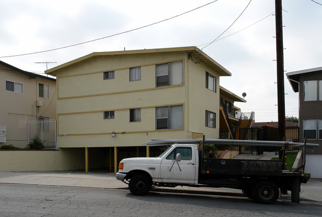 130 E Hazel St in Inglewood, CA - Building Photo - Building Photo