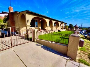 909 Galopago St in Spring Valley, CA - Building Photo - Building Photo