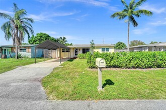 2757 SW 47th St in Fort Lauderdale, FL - Building Photo - Building Photo