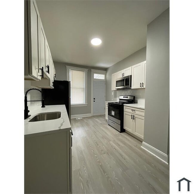 property at 1700 N Pulaski St