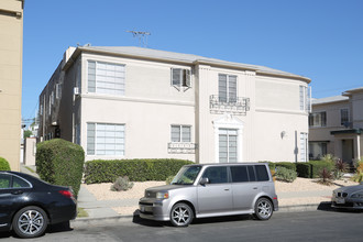 127 N Sweetzer Ave in West Hollywood, CA - Building Photo - Building Photo